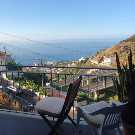 Casa Henriques * Estreito de Camara de Lobos